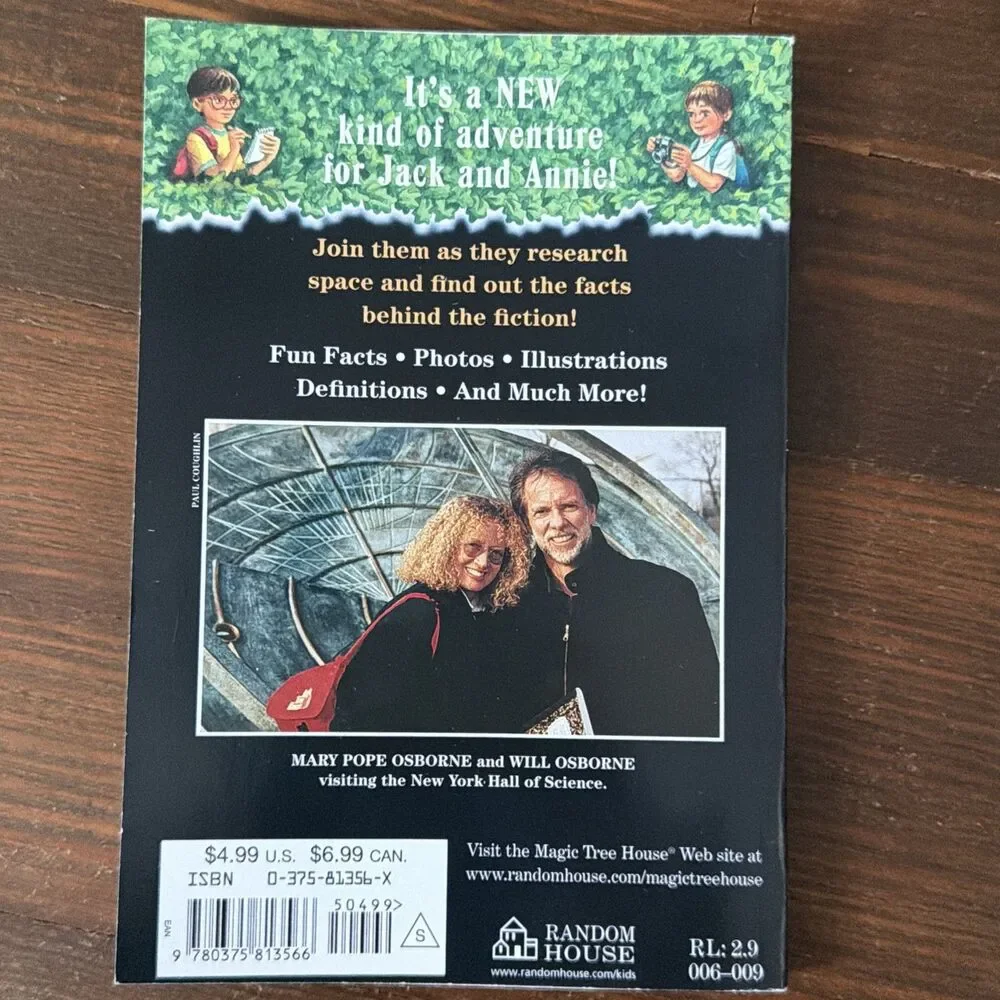 Space: A Nonfiction Companion to Magic Tree House #8: Midnight on the Moon